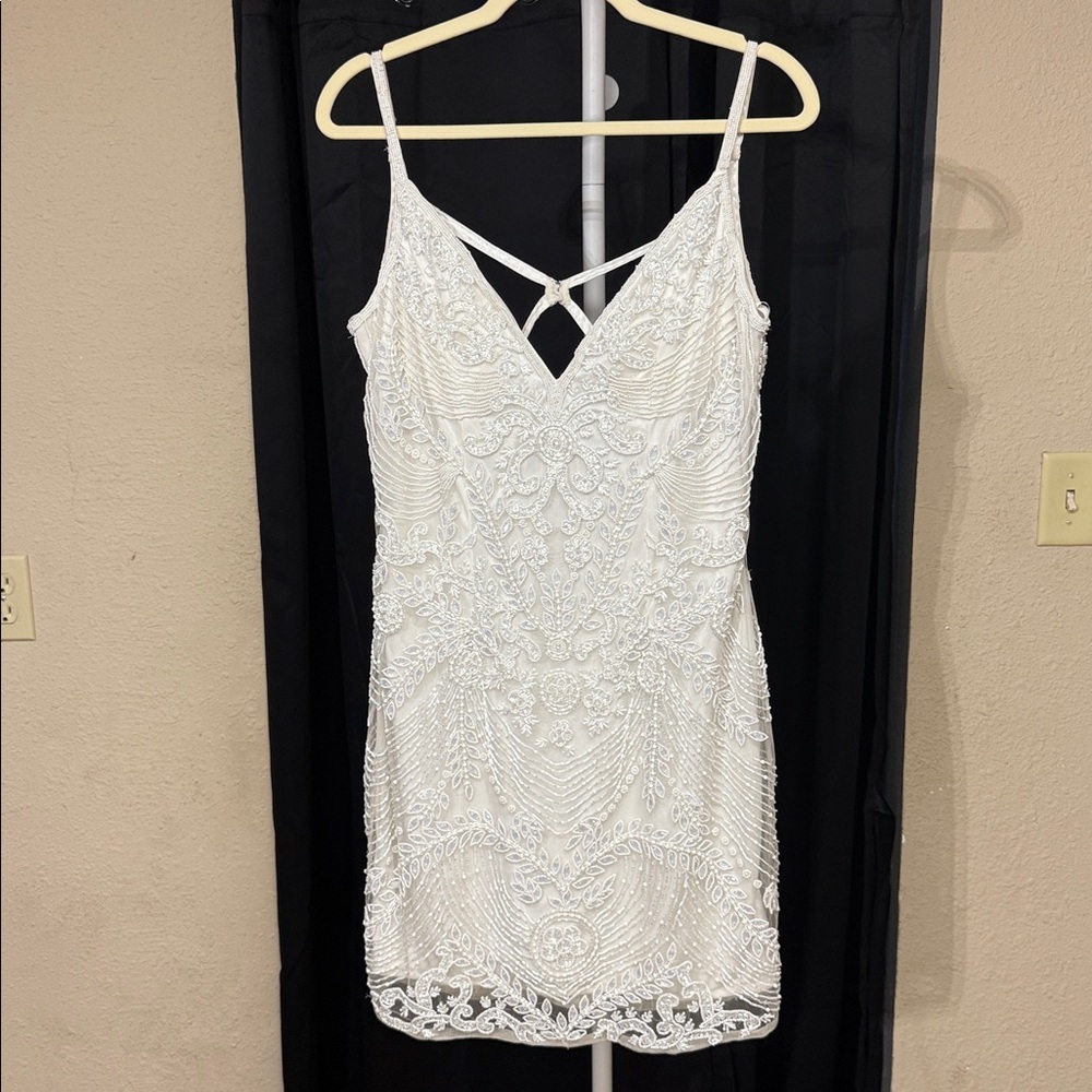 Elegant White Beaded Dress Primavera
